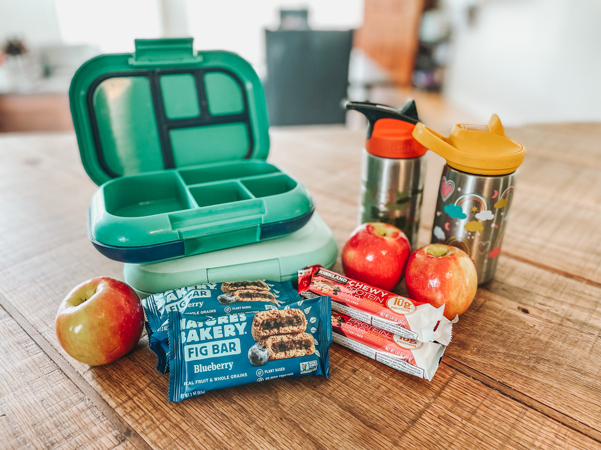 Bentgo lunch box, Camelbak water bottle, and snacks for outdoor nature exploring